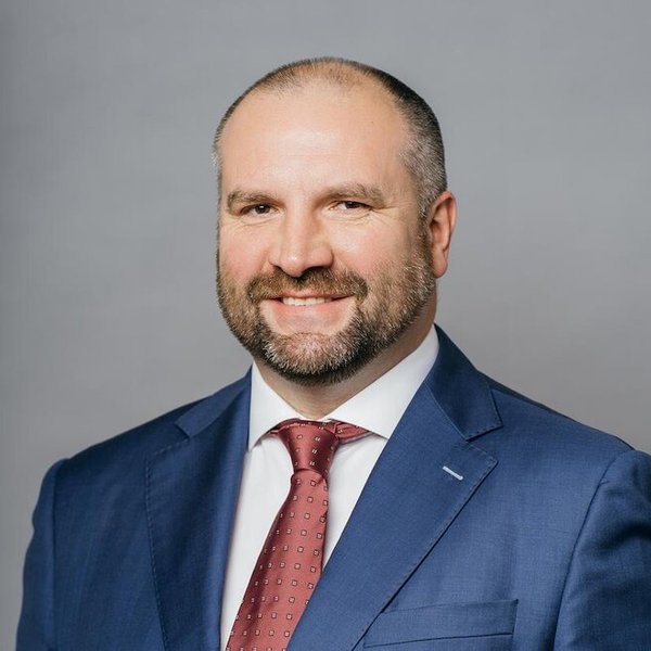 Дмитрий Бурлов
